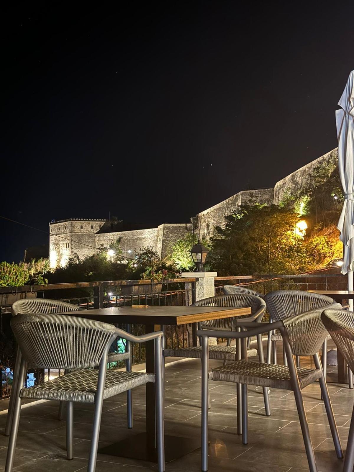 Hotel With Castle View Gjirokastër Dış mekan fotoğraf