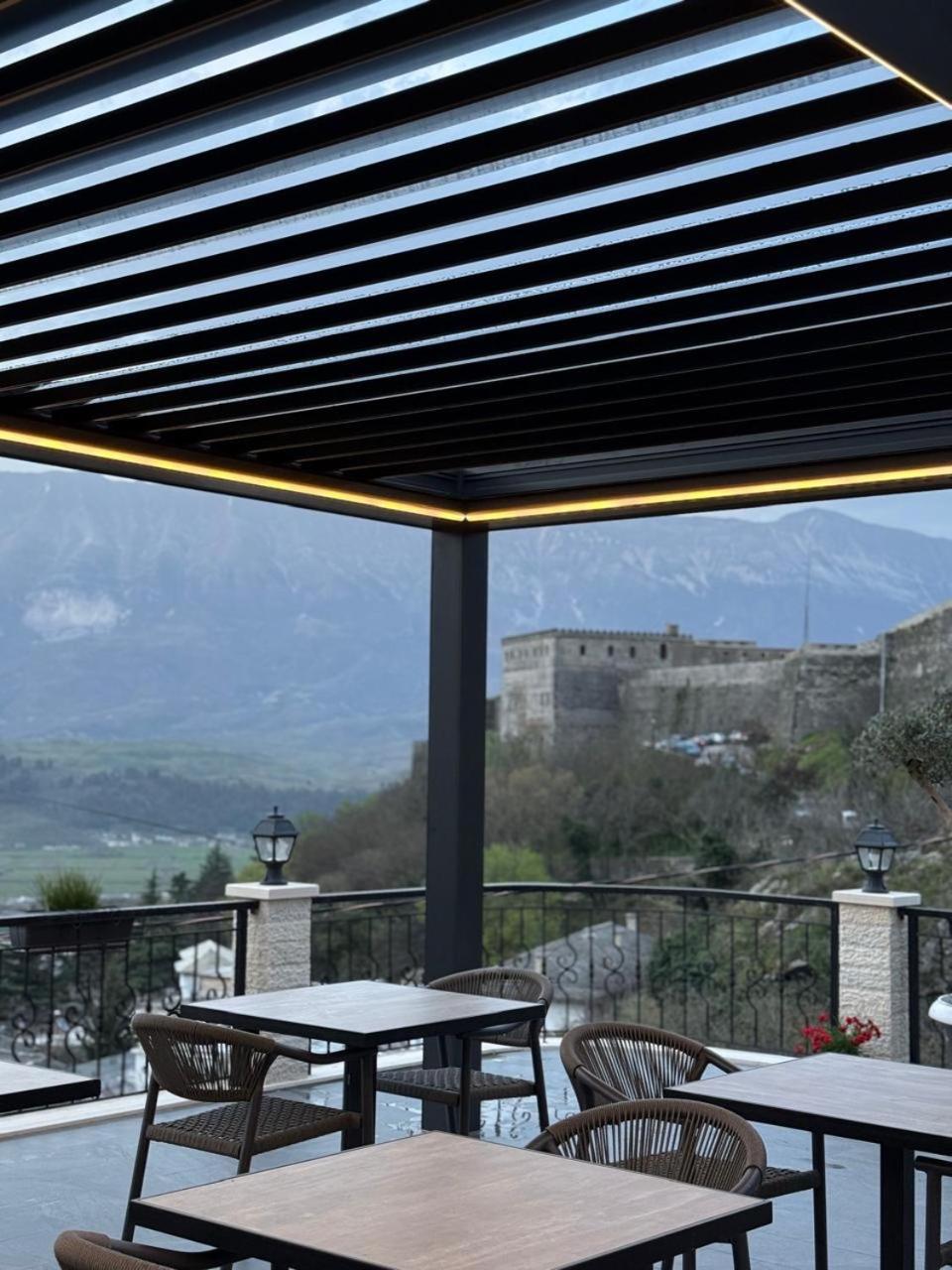 Hotel With Castle View Gjirokastër Dış mekan fotoğraf
